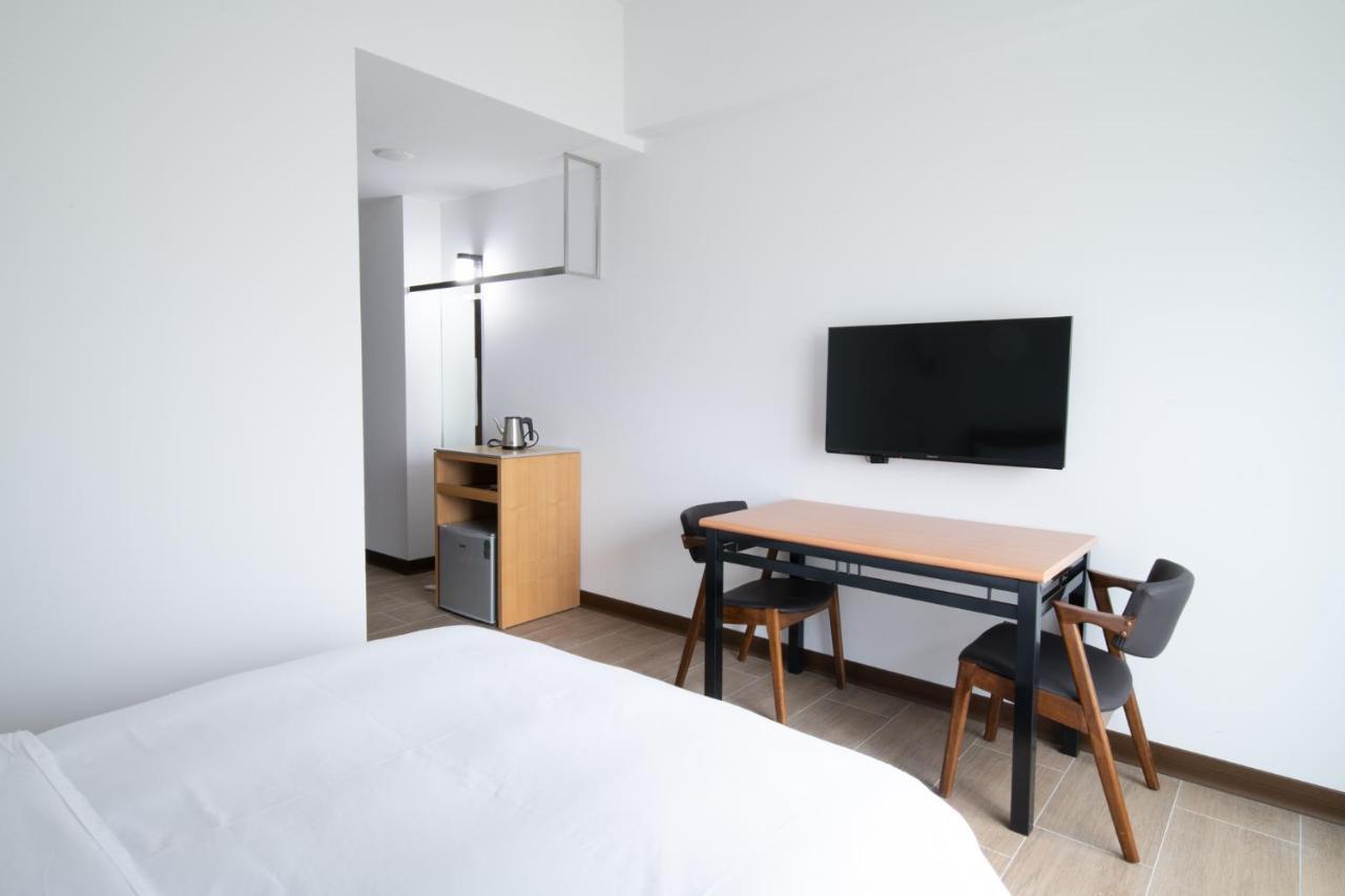 LIANN Hotel Taichung Buitenkant foto
